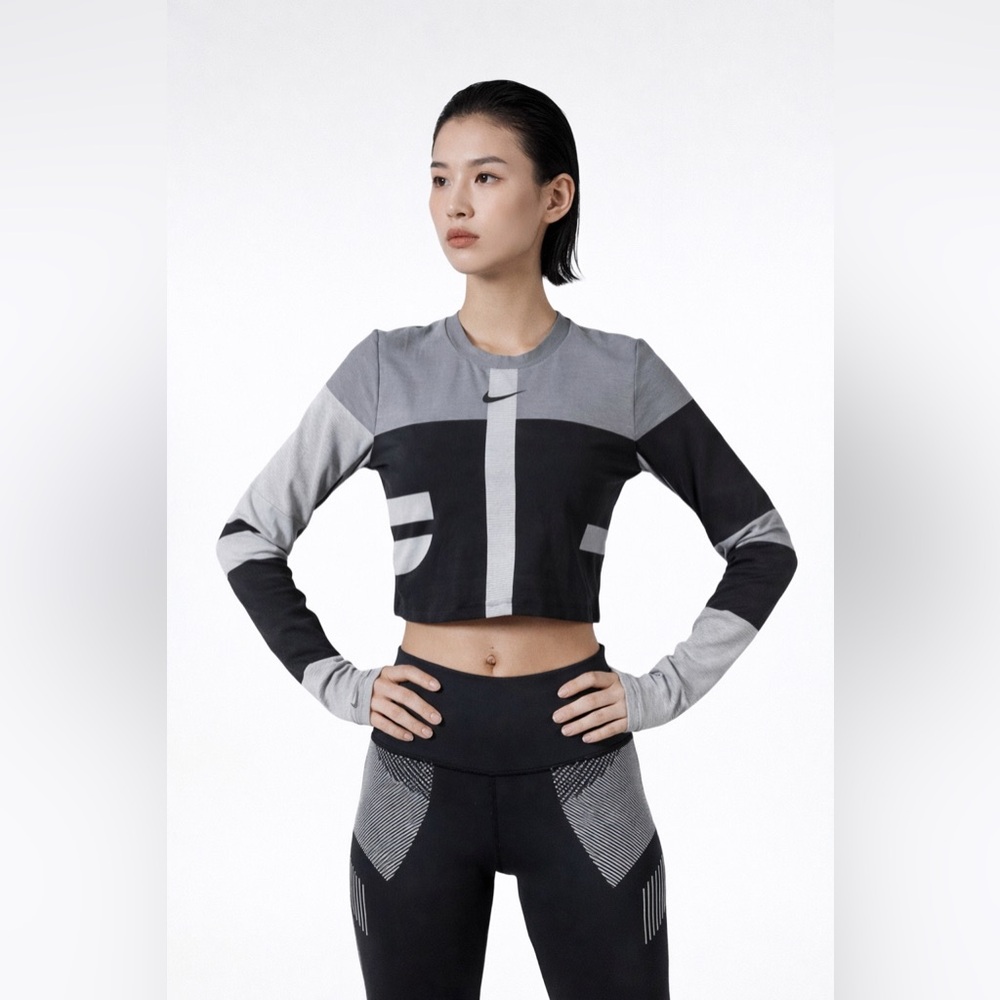 NIKE -  Tech Pack Cropped Running Top Gray Black Seamless Size L